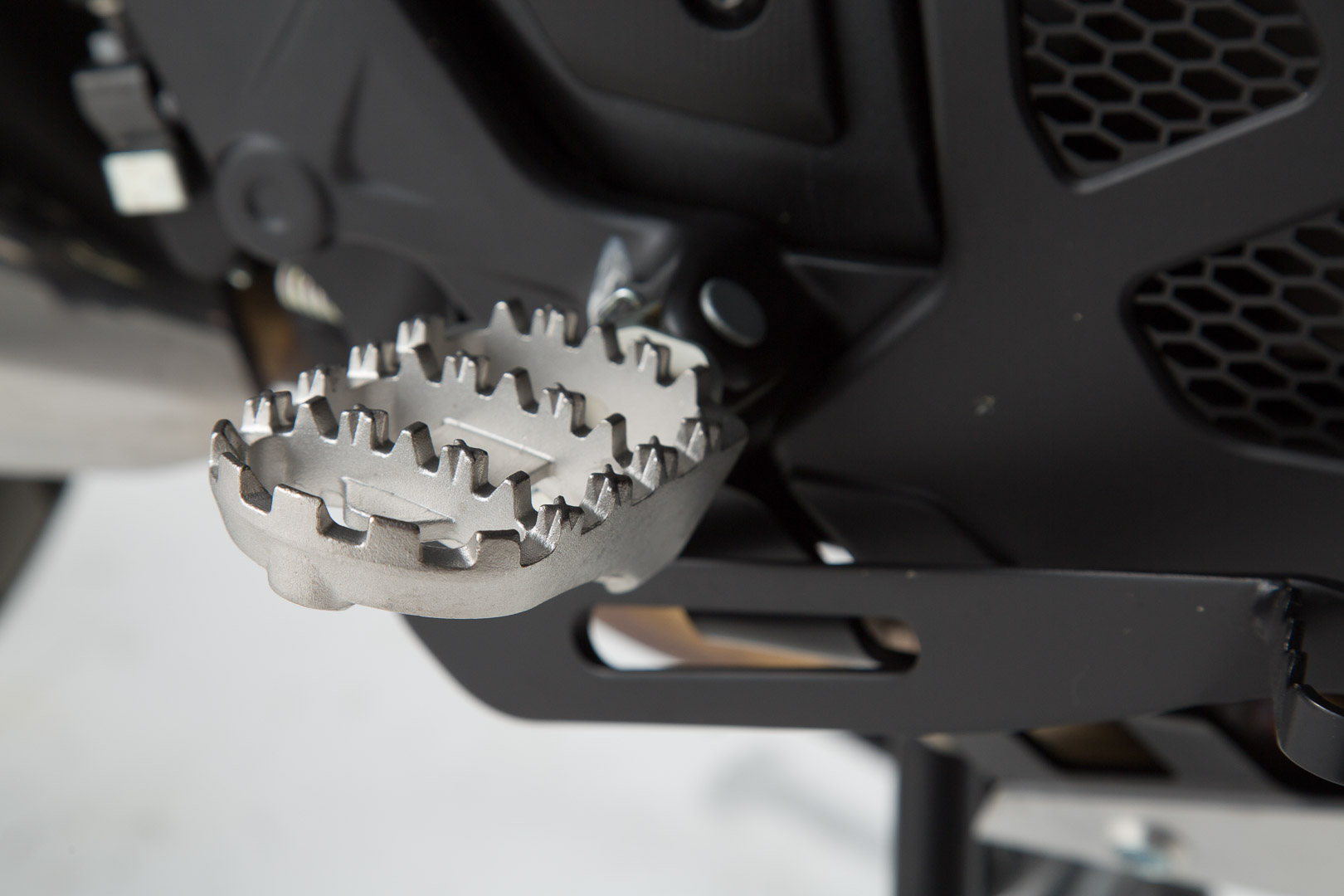 Ion Footrest Kit Hon Suz Ktm