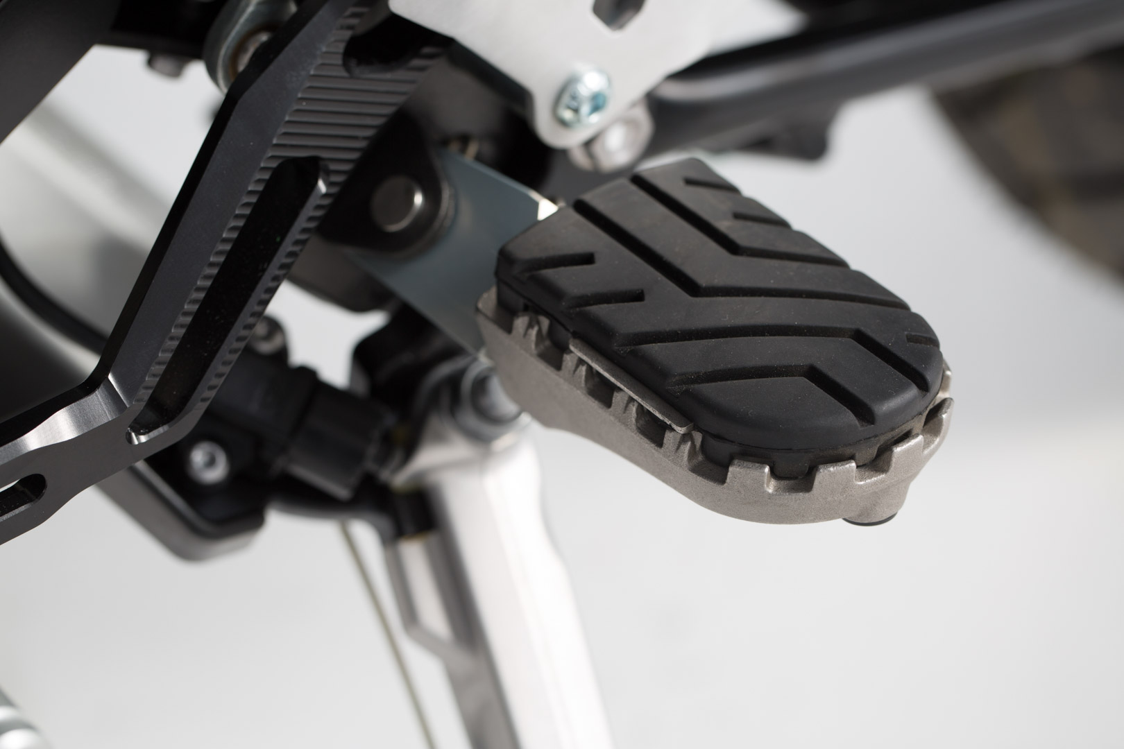 Ion Footrest Kit Triumph