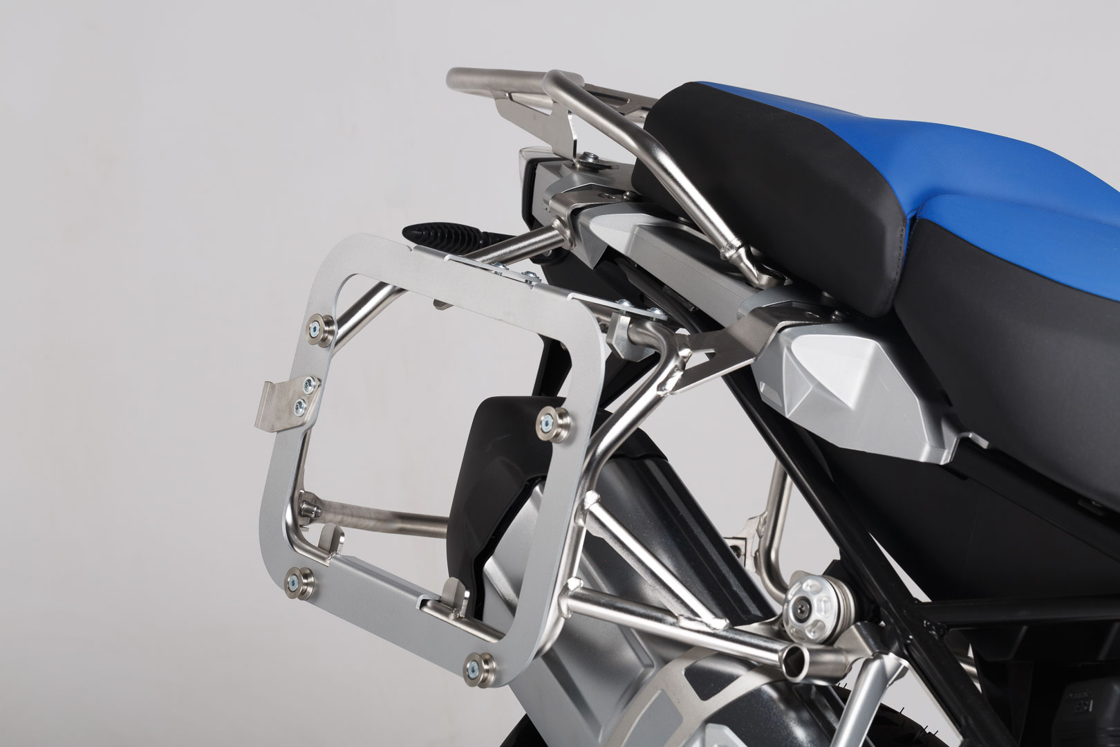 Adapter Bmw Oem Carrier To Trax Adv/Ion